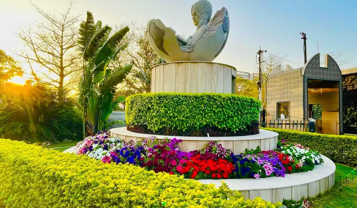 Azea Botanica Sky Mansion Penthouse